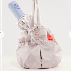 ⭐️ Lulu Yoga Bag / Tote ⭐️